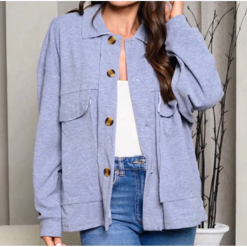 New Ultra Comfortable Women's Dusty Blue Button Front Pocket Shacket - Picture 3 of 5